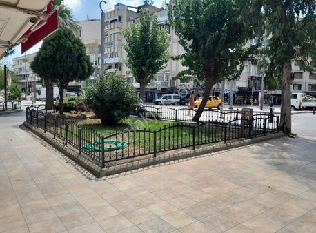 İzmir İn İncisi Bostanlı Merkezde Ķöşe Dükkan