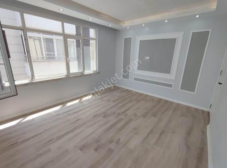 Gazi Mahallesinde Sahile Ve Gmk Bulvarına 3 Dakika Ara Kat İçi Full Yapılı Satılık 3+1 Daire