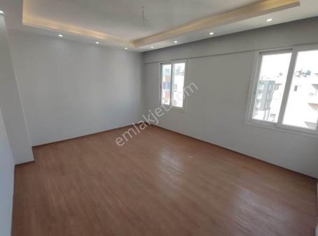 Batıkentte Site İçi Asansörlü İçi Full Yapılı Satılık 3+1 Daire