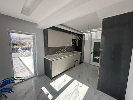 Yenikent 29 Ekim Mh. 4+1 Ful Yapılı Teraslı Sıfır Daire Es-as Emlakta