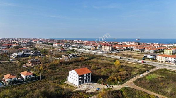 Karasuda Yerden Isıtmalı, Ayrı Mutfak Ve Teraslı 2+1 Geniş M2 Daire