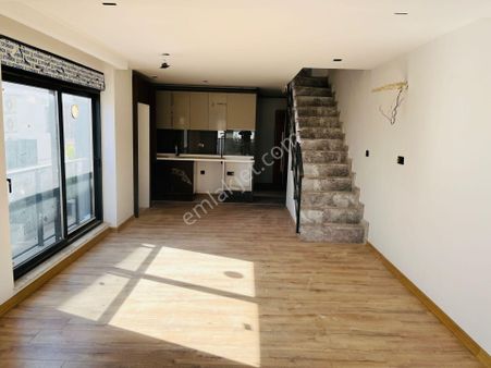 Havuzlu Site İçinde Yerden Isıtmalı Klimalı Sıfır Lüks Dubleks