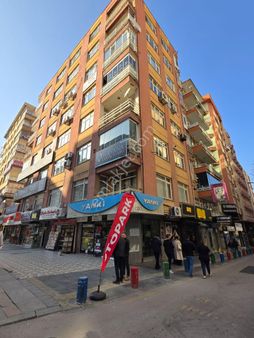 Meşrutiyet Caddesinde 36 M2 Satılık Köşe Mağaza