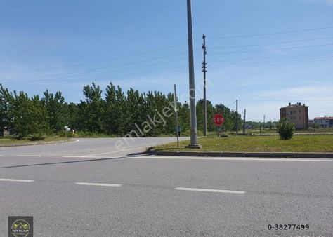 Samsun 19 Mayıs Dereköyde Toros Gübre Yanı Kavşak Ağzı Dört Tarafı Yol Tüm Bir Ada Satılık Arsa