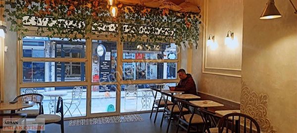 İzmit Mrk'de Kiracılı 3 Katlı Yatırımlık Satılık Dükkan