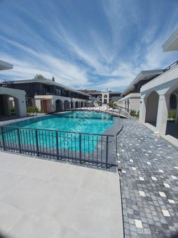 Kuşadası Kuştur Mevkiinde Sahile 380mt Mesafede 1+1 55m2 Ful Eşyalı Daire