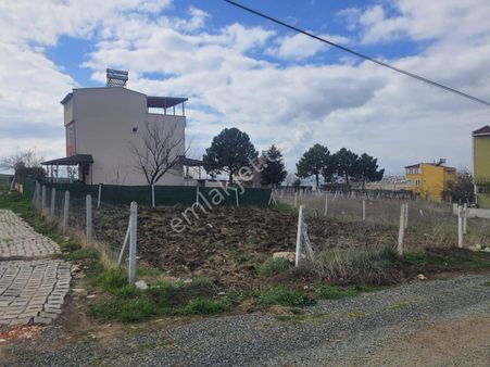 Haydar Emlaktan Yenicede 300 M2 Köşe,alt Yapı,elektrik,tel Çevrili