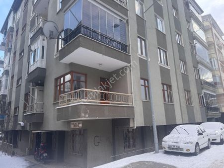 Tokat İl Kütüphanesi Karşısında Merkezi Konum 2+1 Kiralık Daire