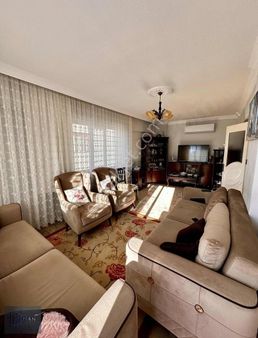 Han Gayrimenkul'den Ara Kat Doğalgazlı Satılık 3+1 Daire