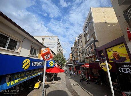 Bayraklı Sevgi Yolu'nda Satılık Dükkan