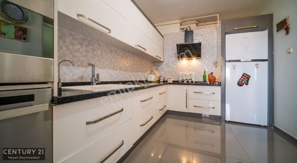 Poligon Metro Yakını Deniz Manzaralı 140 M2 Doğalgazlı 3+1