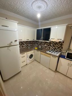 Karasu Yalı Mahlesinde 2+1 Mutfak Ayrı Ara Kat