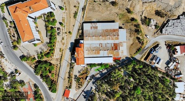 Seferihisar Merkezde Yatırıma Uygun Satılık Ticari Gayrimenkul