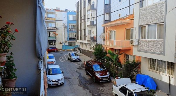 Balçova Çetin Emeç Mah. Merkezi Konumda Jeotermalli 3+1