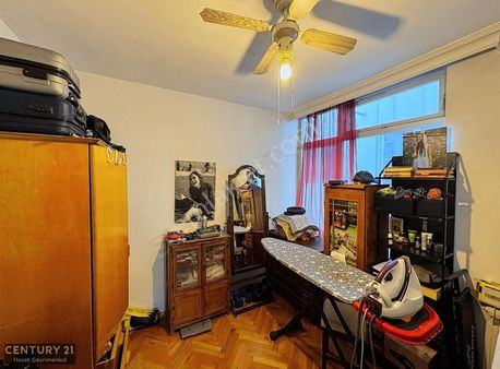 Karşıyaka Çamlık'ta Satılık 4+1 Daire