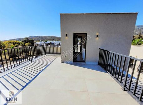 Kaz Dağlarının Eteğinde Deniz Manzaralı 4+1 Villa