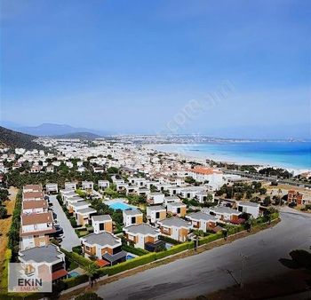 Güre'de Denize 200 Metre Lüks Sitede Villa