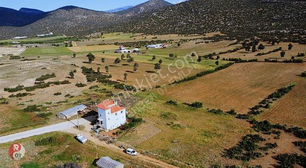 Antalya Korkuteli Kargalık Mahallesi'nde Satılık 521m2 Arsa