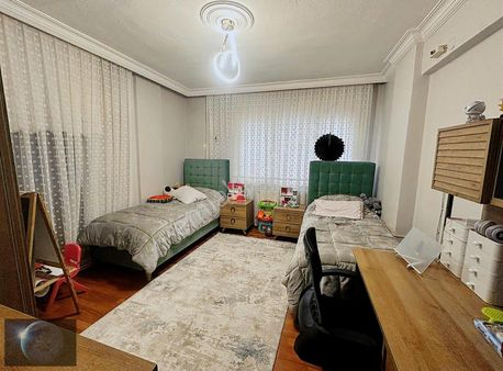 Buca Göksu Merkezde Satılık 3+1 Arakat D.gazlı Daire