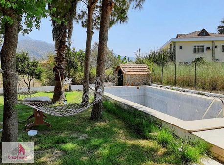 Yetkili Ofis - 560 M2 Arsada 380 M2 Havuzlu Müstakil Taş Villa