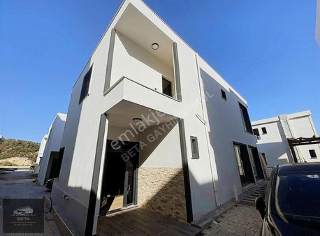 Beta'dan Çatalan Köprüsüne Yakın Sıfır Site 6+1 Dubleks Villa !