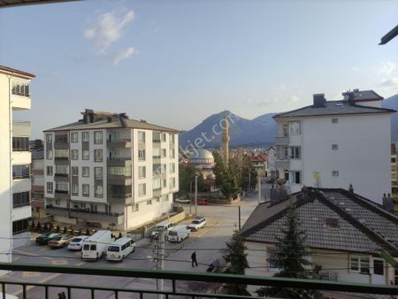 Konya Seydişehir Yenicami M. Kiralık Full Eşyalı Daire 3+1 Kombili 4.kat Merdivenli