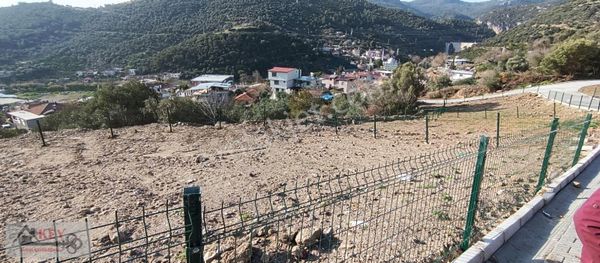 Menderes Gümüldür'de 245m2 Deniz Manzaralı Bahçeler Satılıktır