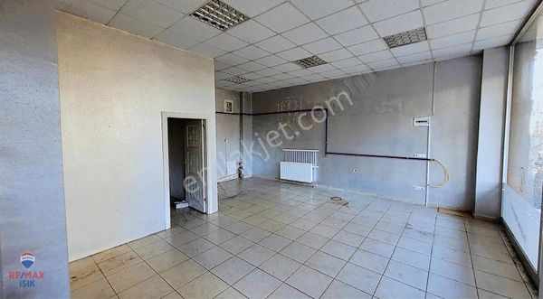 Çekmeköy Cumhurıyet Mahallesınde Satılık Dukkan