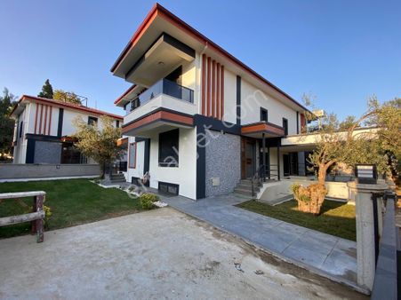 Poyraz Gayrimenkul'den Güre'de Satılık Sıfır Tek Müstakil Villa