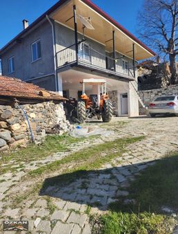 Kavaklıdere Çayboyun`da Satılık 2 Katlı Ev Ve Arsası