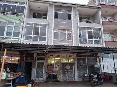 Tekirdağ Muratlı Fatih Mah.cadde Üzerinde (212)m2'lik Toplam Alana Sahip Bina Komple Satılıktır..