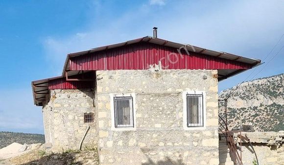 Türe Gayrimenkulden Mut Çömelekte Satılık Taş Ev