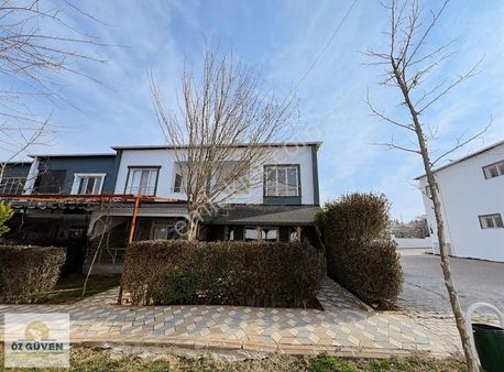 Körkün'de Florya Garden'da Site İçinde Köşe Başında 2+1 Villa