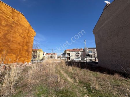 Uydukent 1.bölge Villalık Arsa