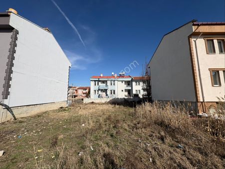 Uydukent 1.bölge Villalıl Güney Cephe Arsa