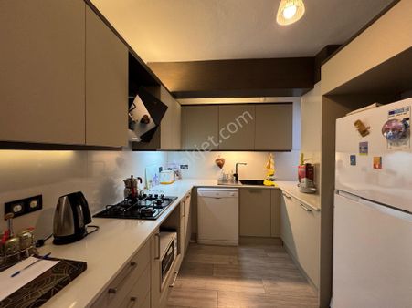 Bodrum Çıkan 2+1 Satılık Ferah Üst Kat Daire