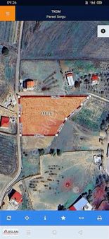 4425m2 Derince Geredeli'de Göl Manzaralı 1484m2 Si Köy İçi