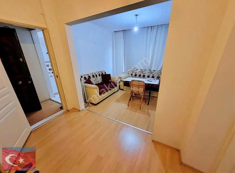 Kocamustafapaşa Merkezi Konum Cadde Üzeri 2.kat 2+1 70mk