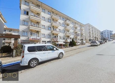 Otto Gayrimenkul'den Havuzlu Site İçerisinde Geniş 2+1 Daire