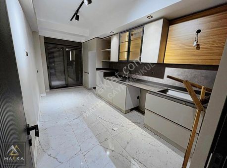 Marka'dan Sprokent Royal Park'ta Site İçi Bahçeli 3+1