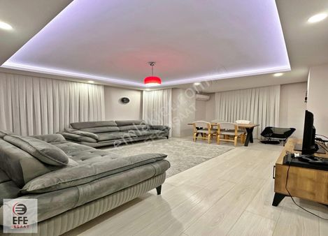 Deniz Manzaralı İskanlı Cadde Üstü Dekorlu Masrafsız Şık 2+1 Ev