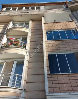 G.o.paşa Küçükköy Galeri Cadesin De Satlık Dübleks Daire 3+1 Alta 3+1 Üste 250 M2 İki Aile Oturuyor