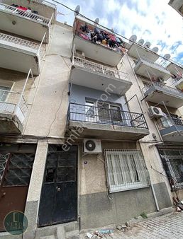 Bornova Çamdibinde 2+1 Satılık Daire