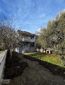 Düğerek'te Geniş Bahçe Kullanımlı,köşe Başı Villa