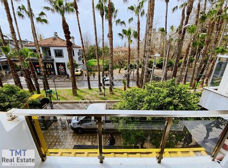 Antalya 'nın Kalbinde, İçi Yenilenmiş Full Eşyalı 2+1 Daire !!