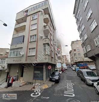 Uludağ Caddesinde Köşe Başı Dükkan