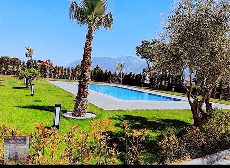 Muradiye Villalar Bölgesinde Satılık 1+1 Havuzlu Daire