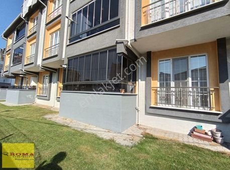 Roma' Dan Kozluca Yolunda Site İçersinde Satılık Daire