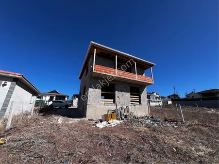 Giçik’te Asfalta Cephe 4+1 Satılık Evli Bahçe