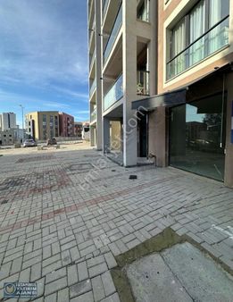 Kayaşehir-25.bölgede Cadde Üstü Kullanışlı 75m2 Satılık Dükkan